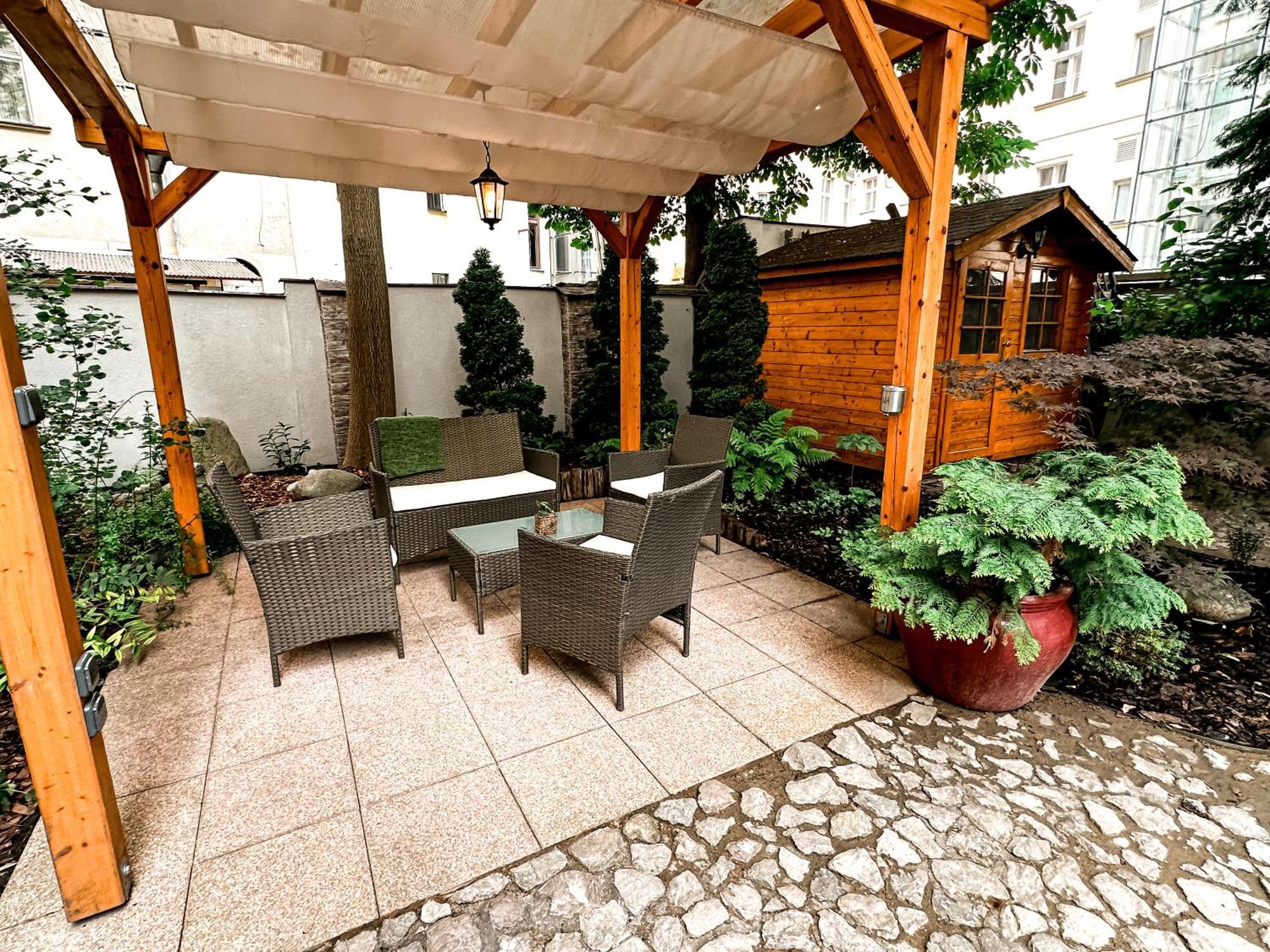 Alfons Boutique Hotel Prague Exterior photo