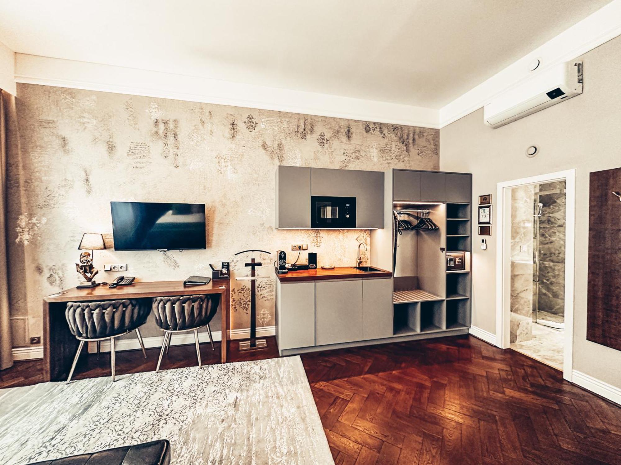 Alfons Boutique Hotel Prague Exterior photo